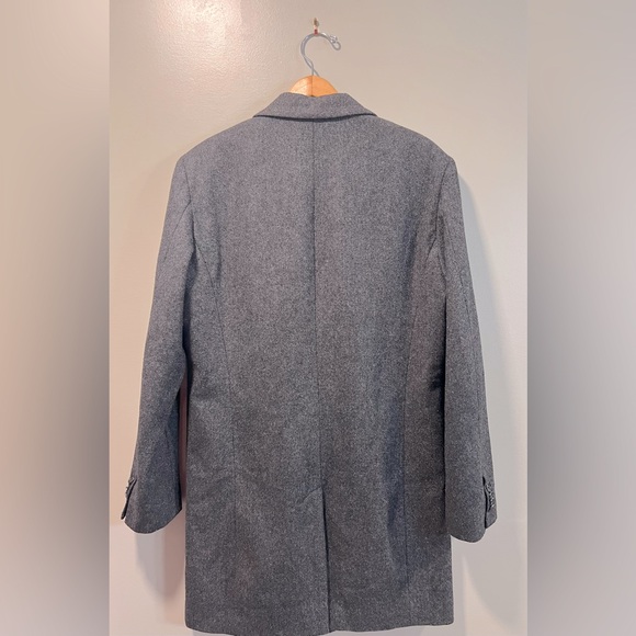 Banana Republic Men's Charcoal And Wool Blemd Top Coat
Trench Coat
Size Medium - Picture 5 of 6